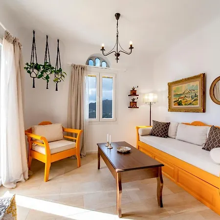 アパート Pirgos Pánormos