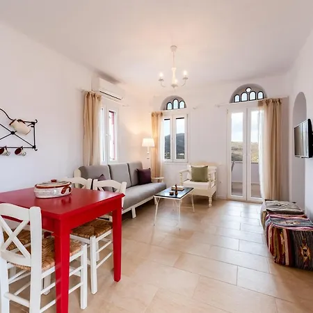 アパート Pirgos Pánormos